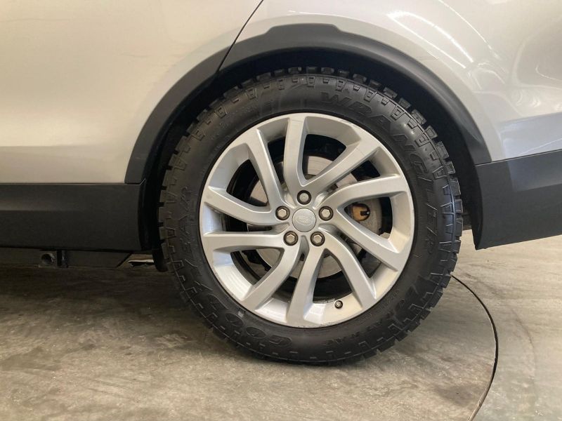 GuidiCar - LAND ROVER Discovery 2017 Discovery 2.0 sd4 HSE 240cv 5p.ti auto Usato